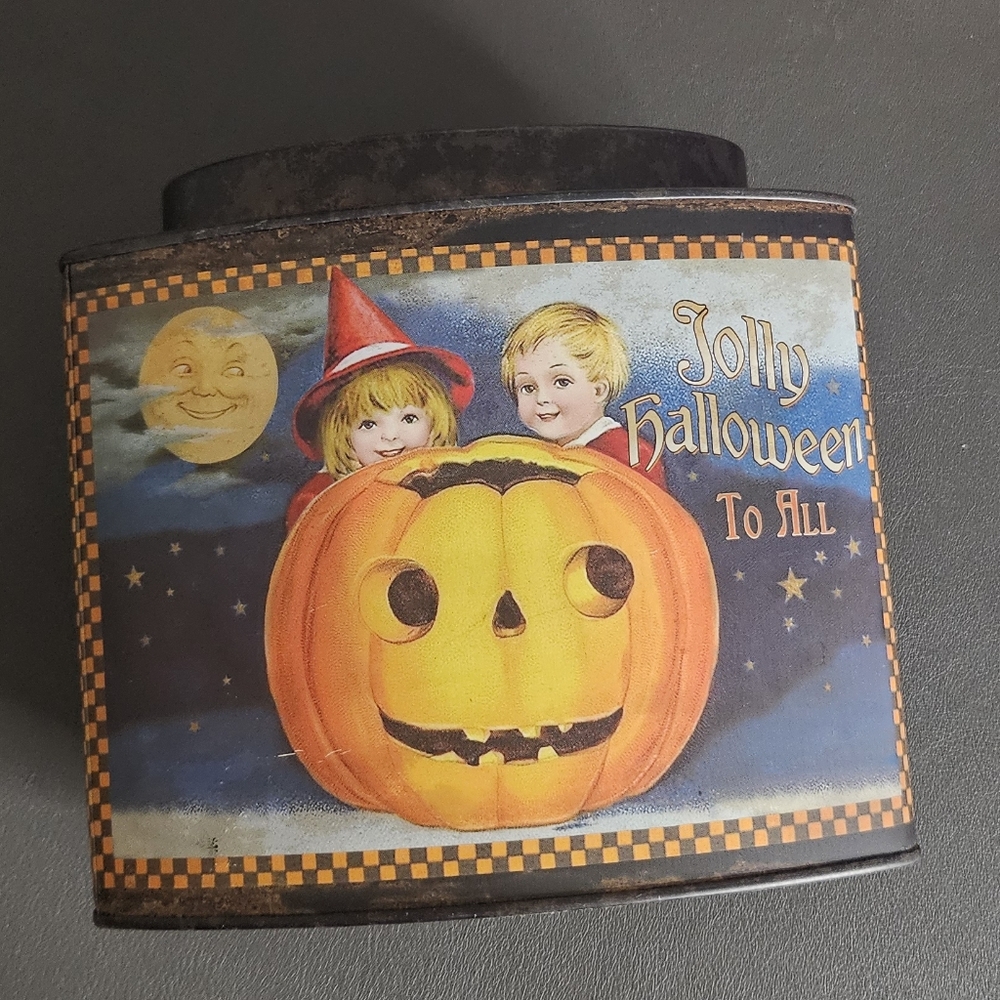 Halloween Tin Can (Collectible)